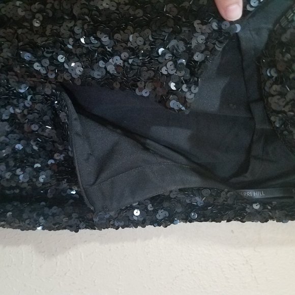 SHERRI HILL BLACK SEQUIN HOMECOMING/PROM DRESS - Picture 6 of 9